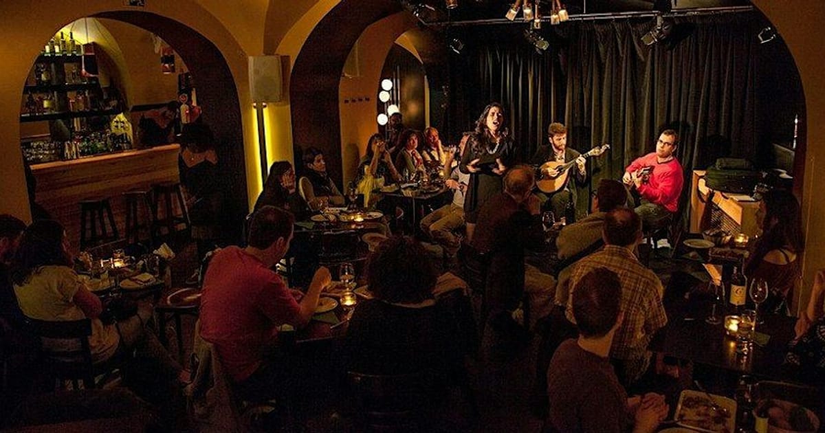 Fado Experience - Live Fado Show w/ Portuguese Dinner, Lisbon