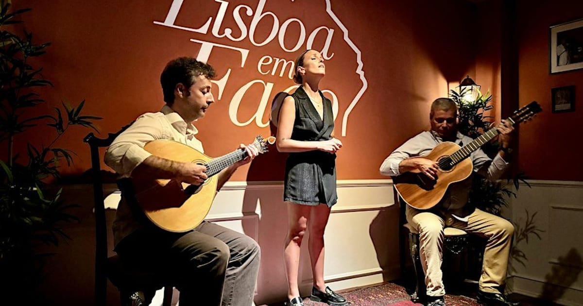 Lisboa em Fado - Intimate Live Fado Music Show with Port wine in Lisbon, Lisbon