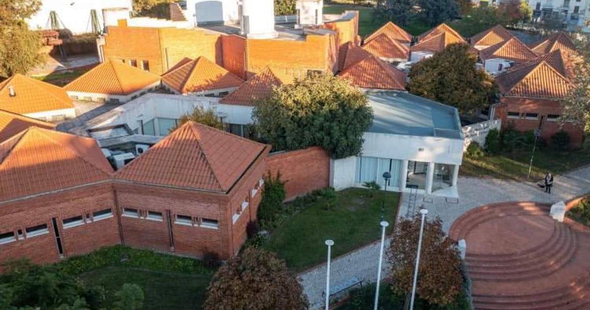 MOITEATRO | CONTOS DO MUNDO DE TEATRO FIGURA, Moita