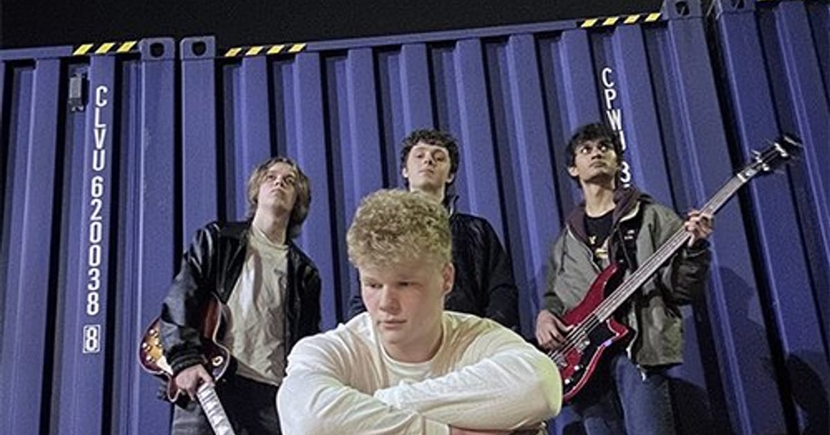 Sunchaser + Amantes + The Early Daze, Sheffield