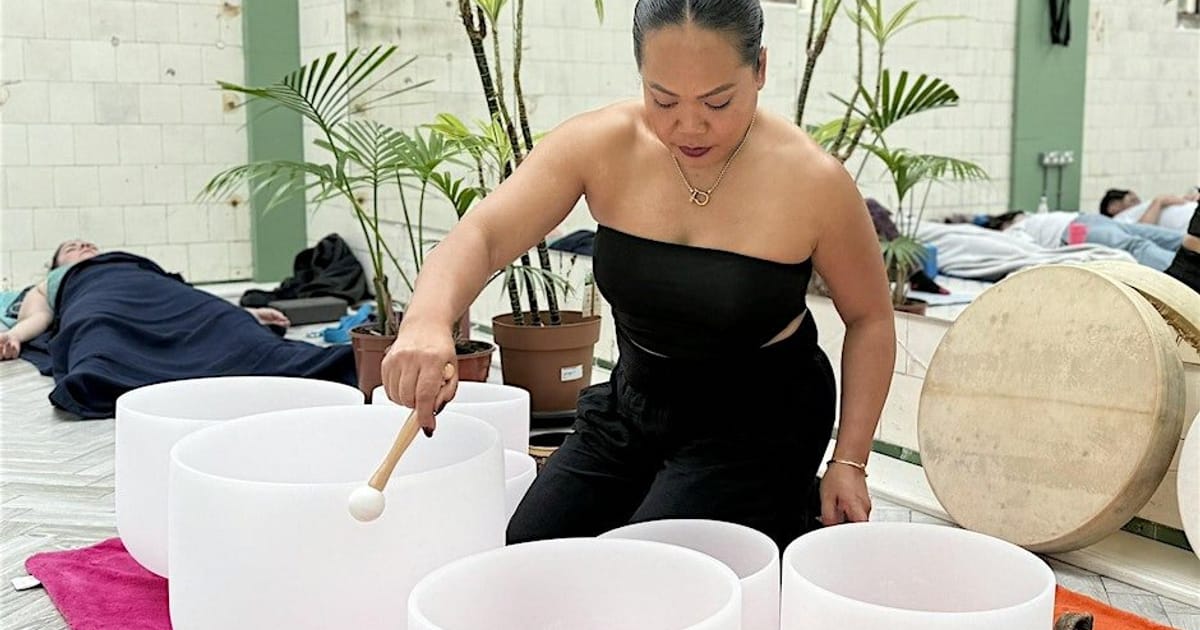 Withington Bath-Yin Yoga + Mini Head/Shoulder Massage + SOUND BATH, Withington